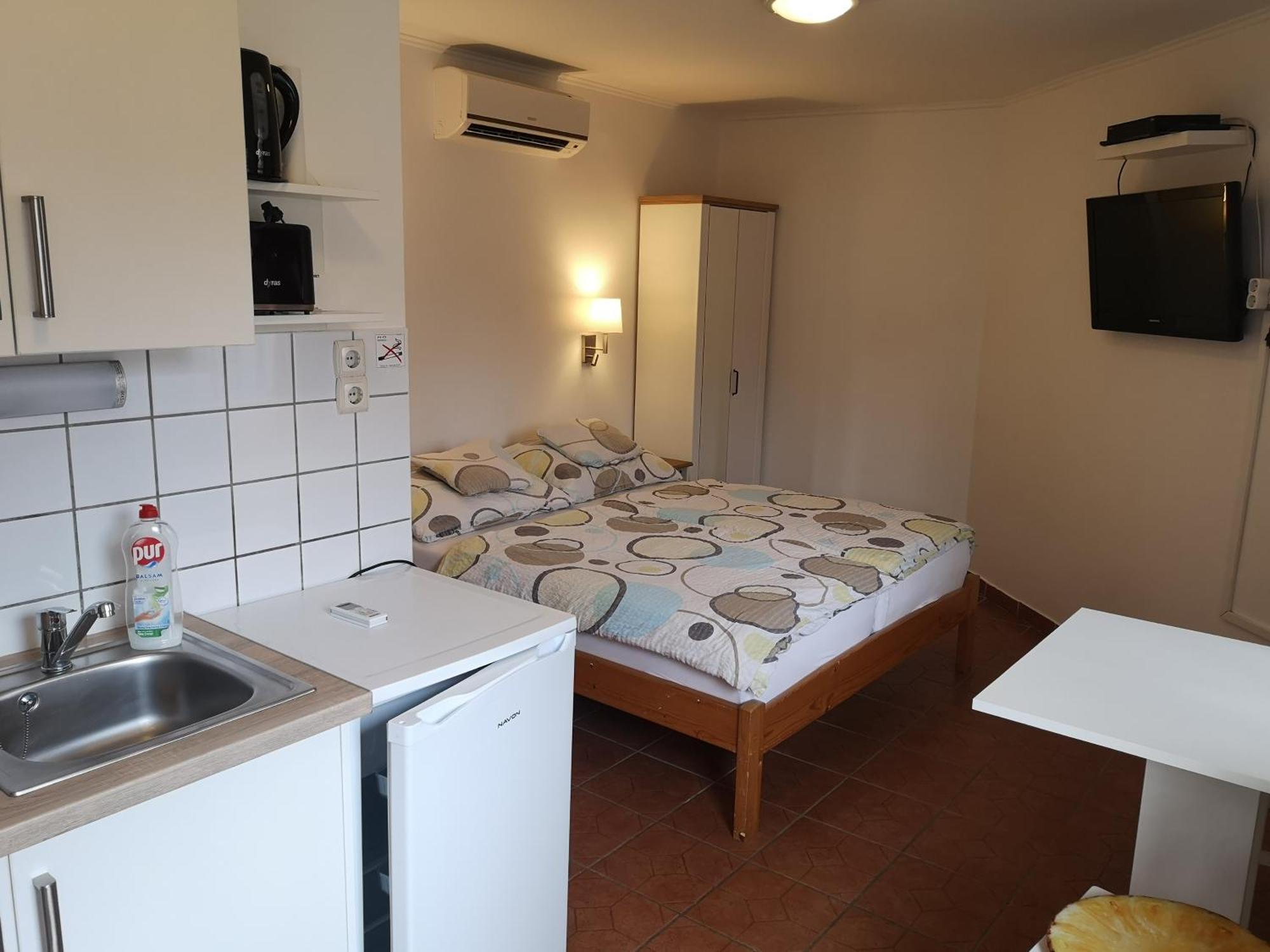 Apartman Kaszas Garden Mosonmagyarovar Exterior photo