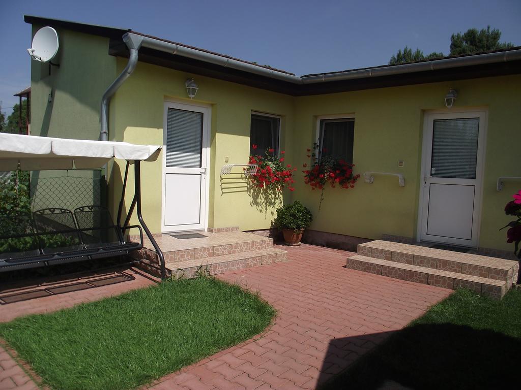 Apartman Kaszas Garden Mosonmagyarovar Exterior photo
