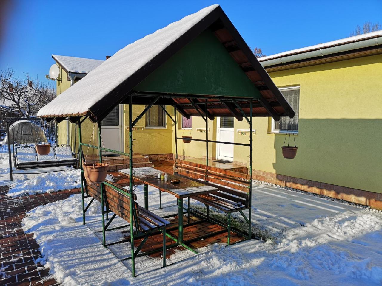 Apartman Kaszas Garden Mosonmagyarovar Exterior photo